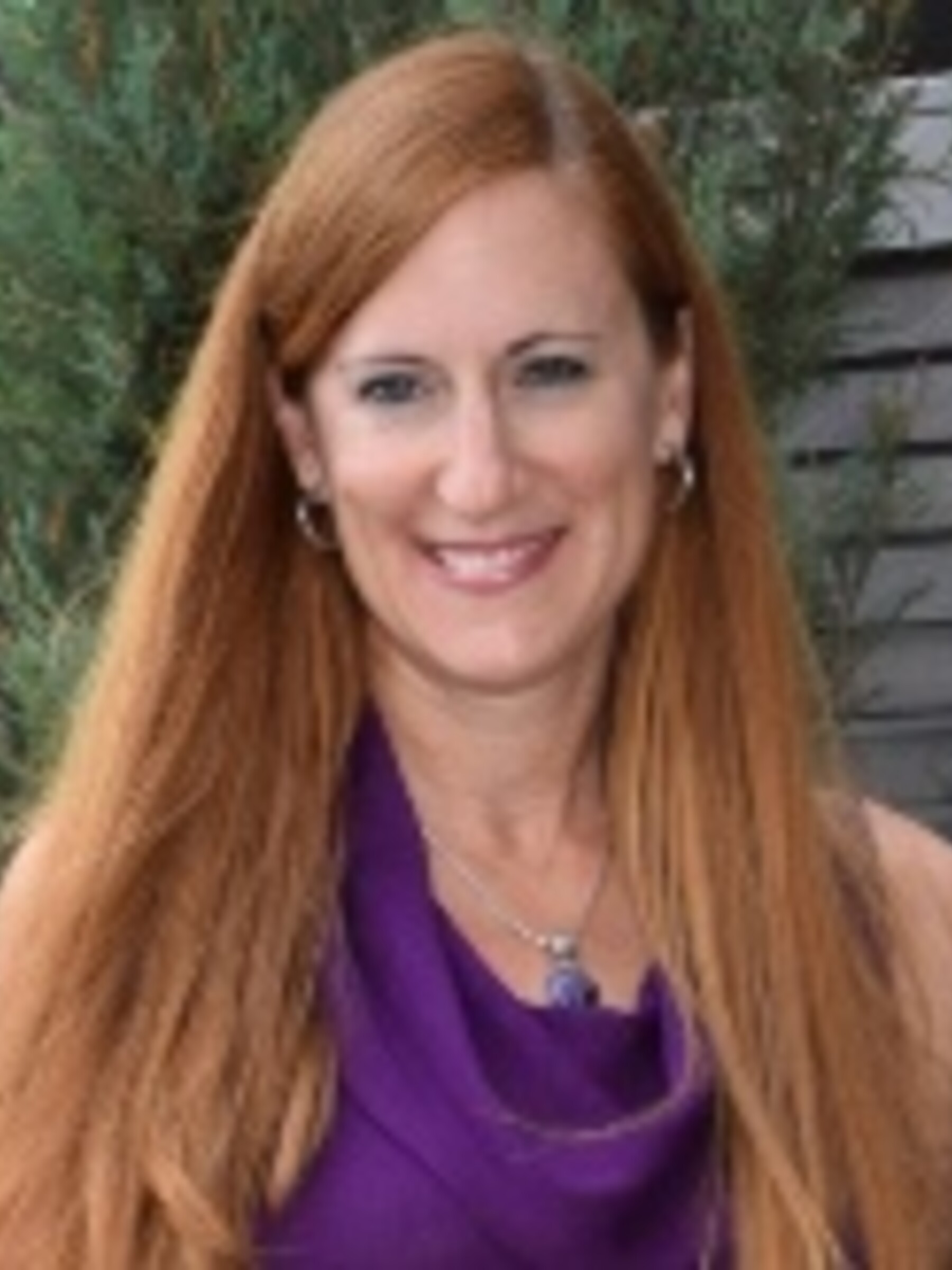 Headshot of Lynne Sinclair