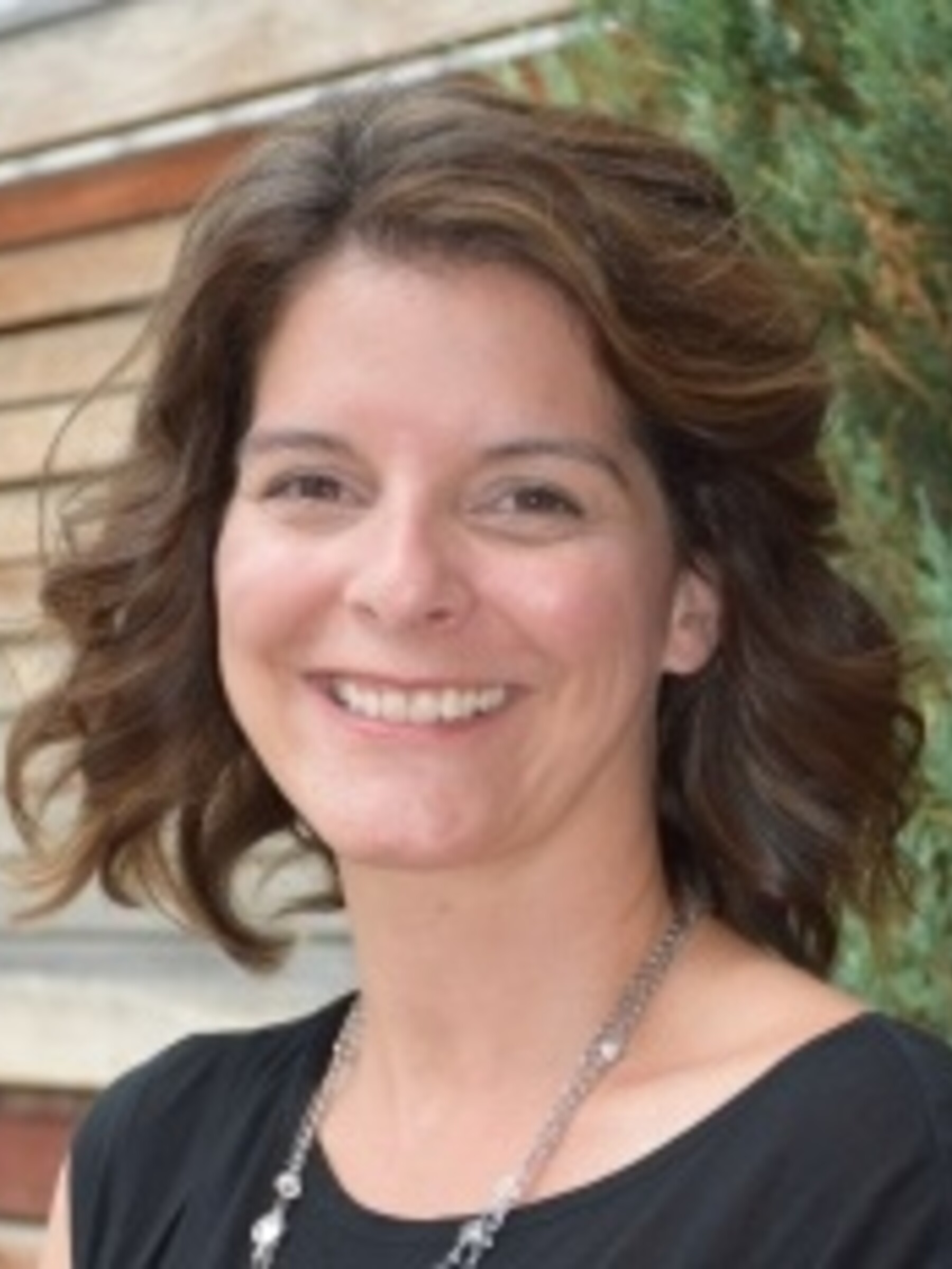 Headshot of Paula Rowland